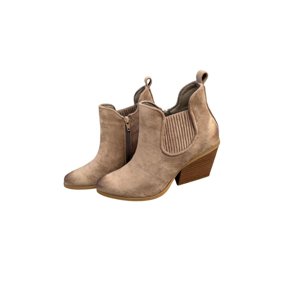 NEW OLEM women's dusty bootie in taupe